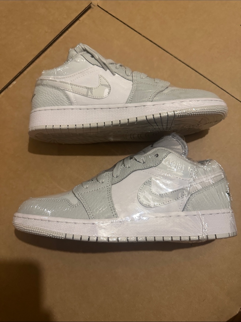 Jordan 1 Low
White Camo (GS)
Size: Grade School Size